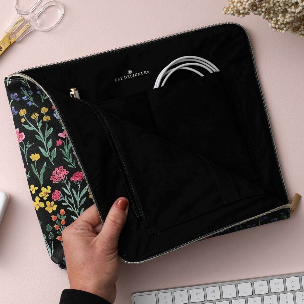 Day Designer Brand Accessory/ Organizer Pouch New!